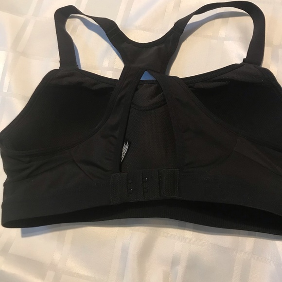 NWOT Victoria’s Secret sports bra - Picture 2 of 8